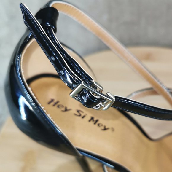 Hey Si Mey crisscross strap stiletto heel - Picture 9 of 9